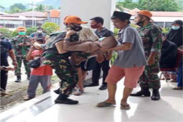 Ketika Pasukan Elit TNI Berjibaku Membantu Korban Gempa 