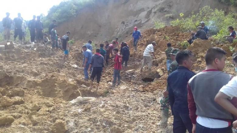 Longsor di Toba Samosir, Delapan Meninggal