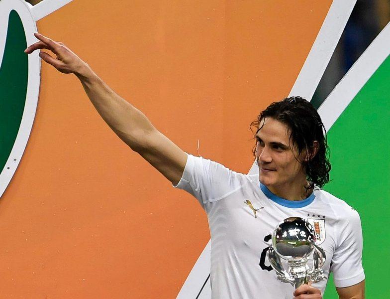 Edinson Cavani Bawa Uruguay Menangi Piala Tiongkok