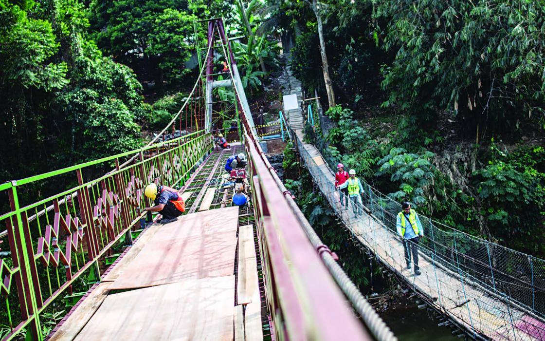 PERBAIKAN JEMBATAN GANTUNG