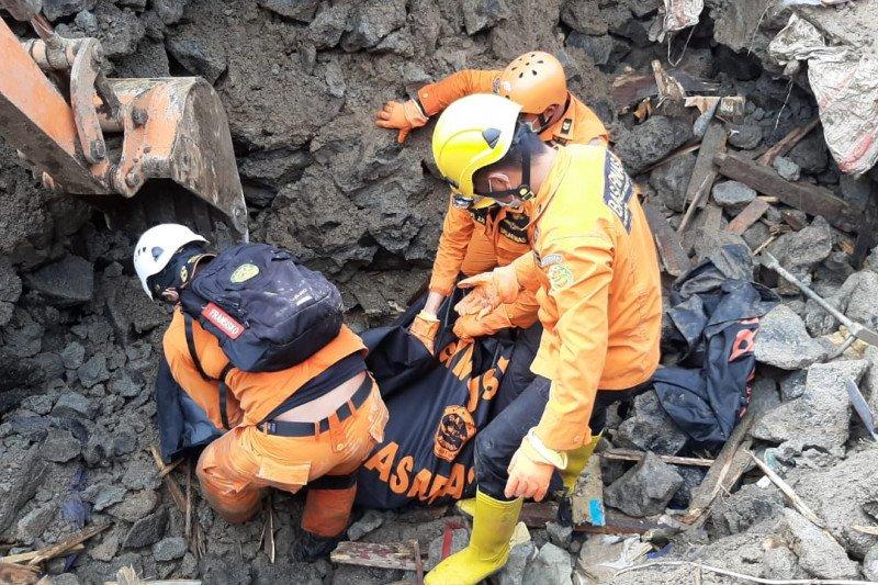 Tim SAR Temukan Satu Korban Longsor di Malalayang