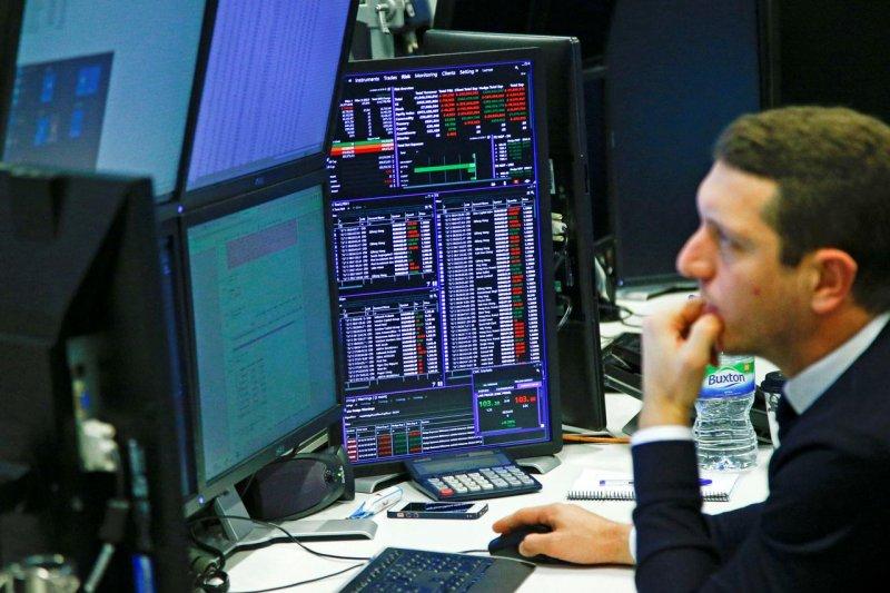 Saham Inggris Turun Hari Ketiga, Indeks FTSE 100 Anjlok 1,82 Persen