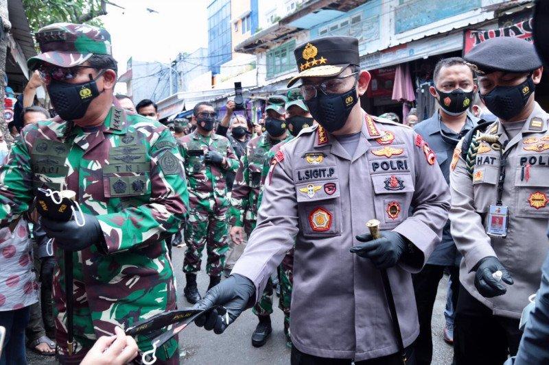 Panglima TNI-Kapolri Pantau Protokol Kesehatan di Pasar Tanah Abang