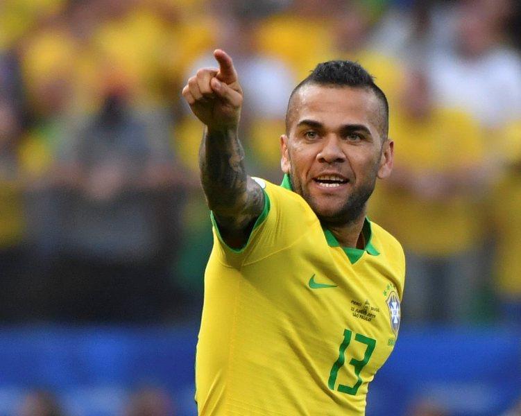 Dani Alves Tinggalkan PSG