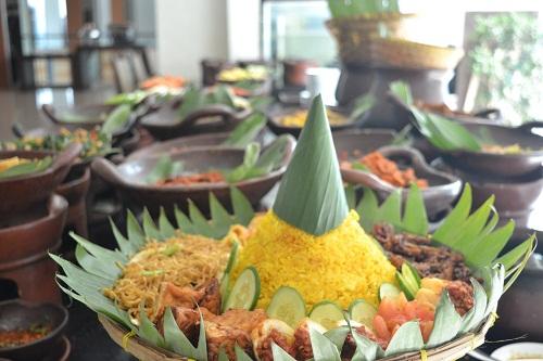 Selama Agustus Makan Siang Gratis di Hotel Santika BSD Teraskota