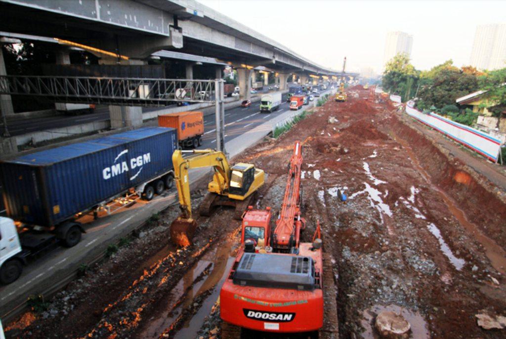 Proyek Jalan Terus