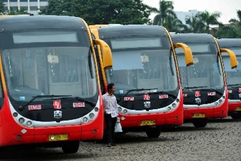 48 Bus Transjakarta Dikandangkan