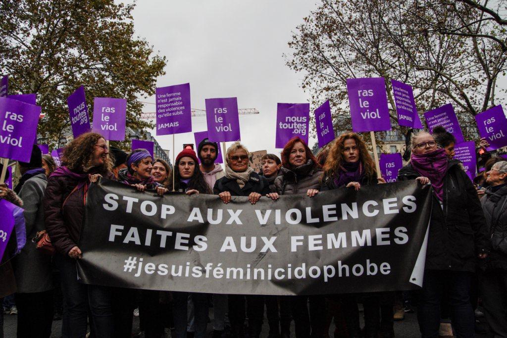 Hentikan Kekerasan Perempuan