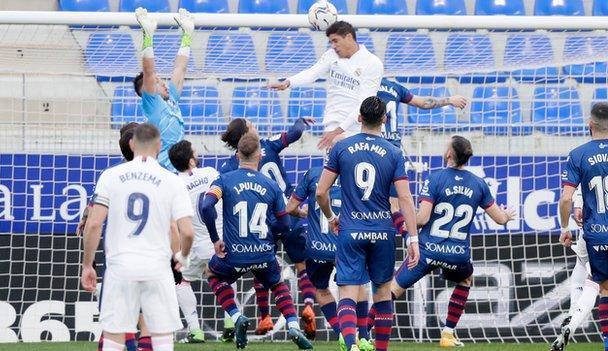 Raphael Varane Menangkan Real Madrid Atas Huesca