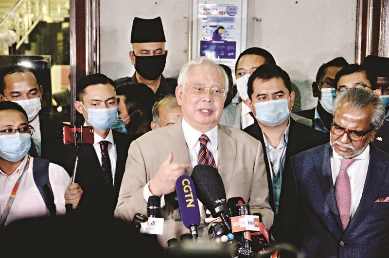 Mantan PM Malaysia Najib Razak Divonis 12 Tahun Penjara