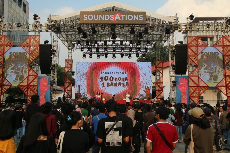 Konser 100 Kota 1 Bahasa