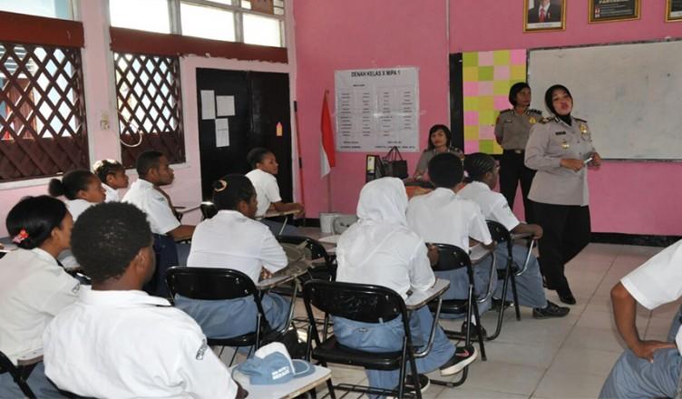 Gencarkan Sosialisasi Bahaya Narkoba kepada Siswa