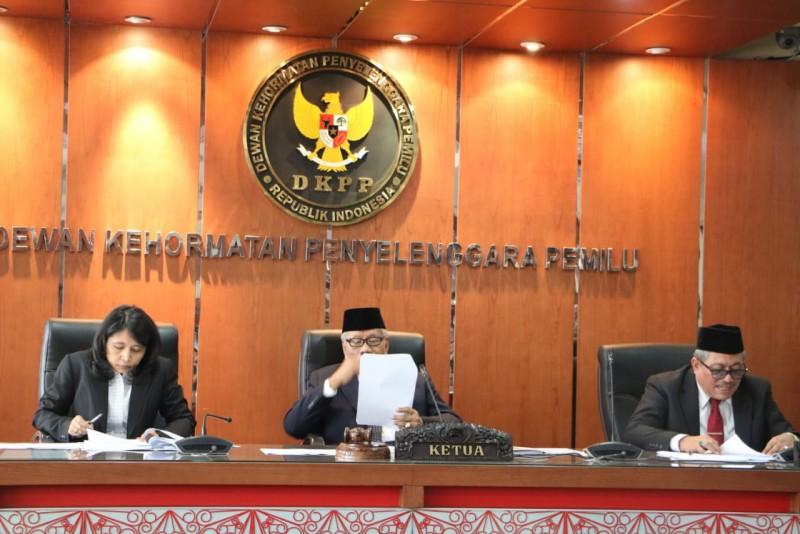 DKPP Berhentikan Tetap Anggota Panwaslih Aceh