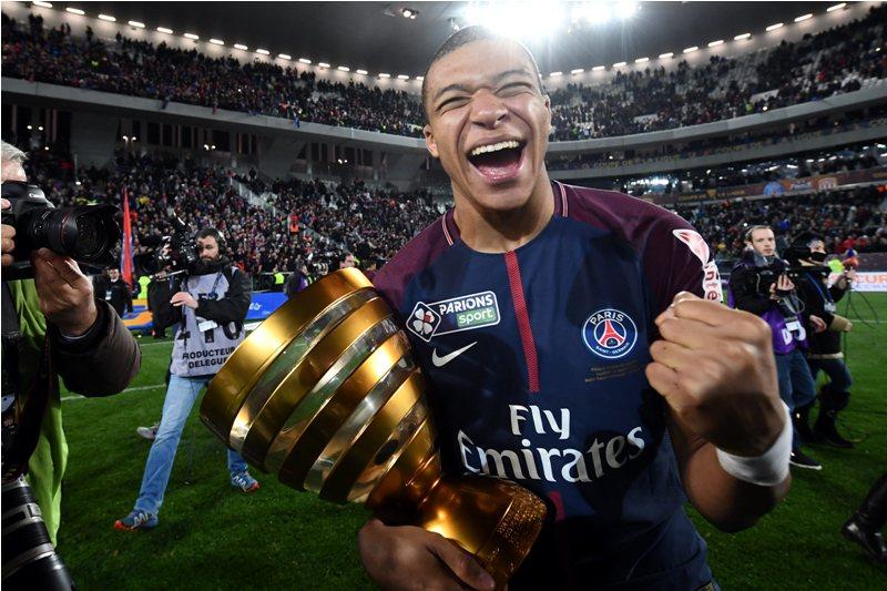 Kylian Mbappe Yakin Neymar Bertahan