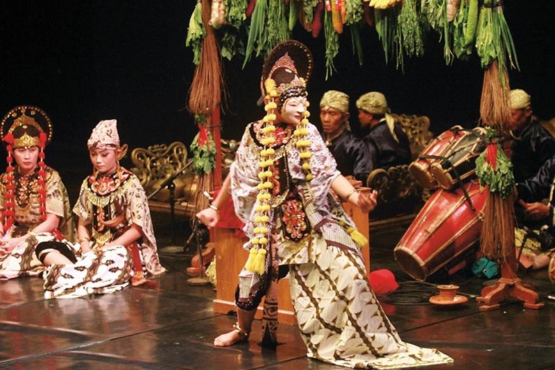 Pesona Ragam Seni Budaya Indonesia di Eropa