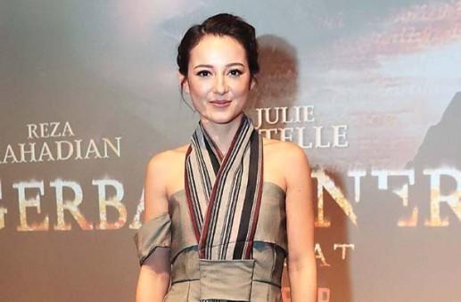 Julie Estelle Jadi Seorang Arkeolog