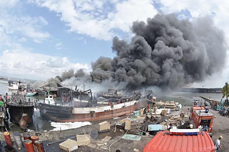 40 Kapal Ludes Terbakar di Pelabuhan Benoa