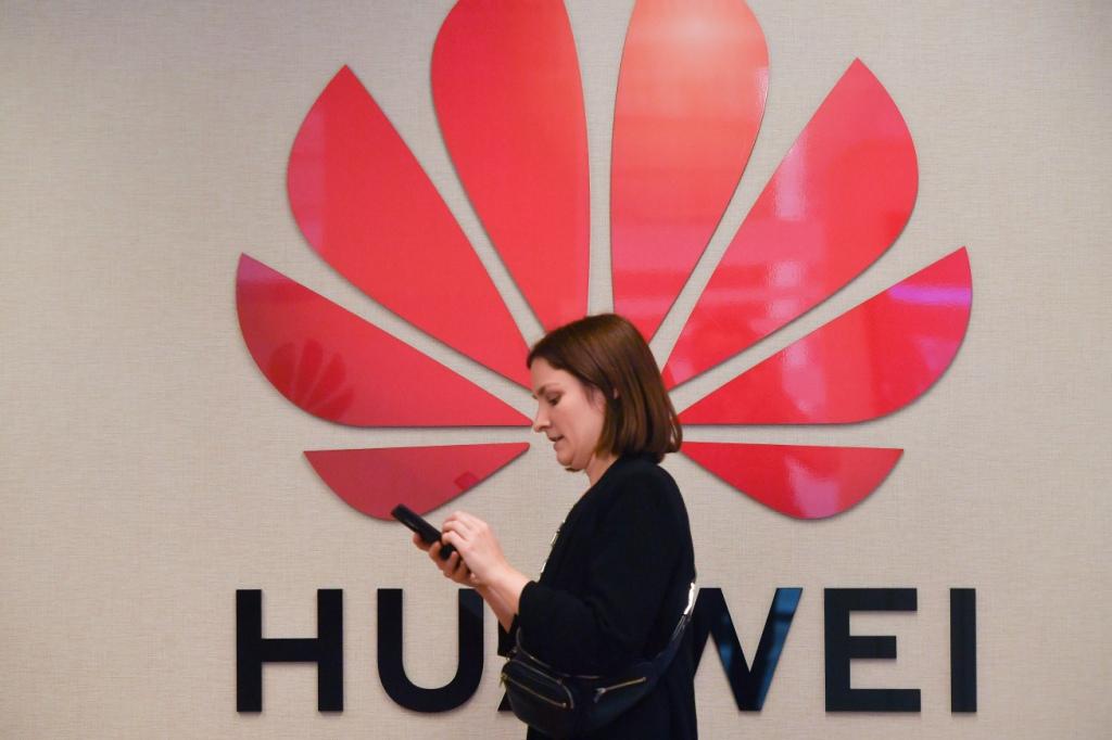 Huawei Tinjau Ulang Hubungan dengan FedEx