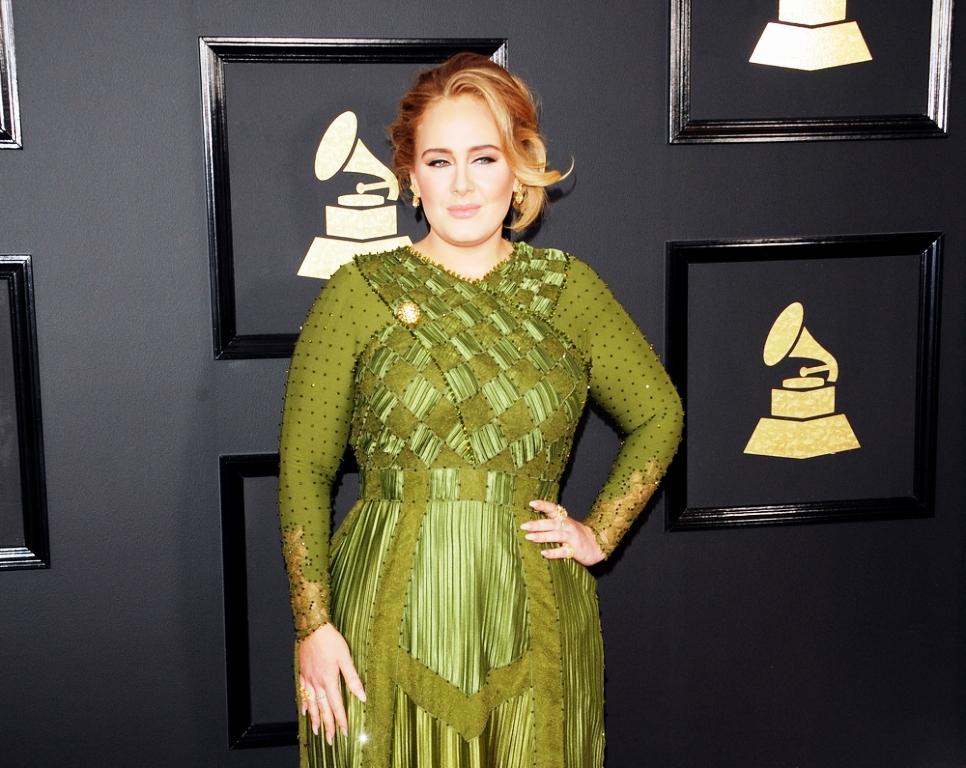 Adele Bercerai setelah Tujuh Tahun Bersama