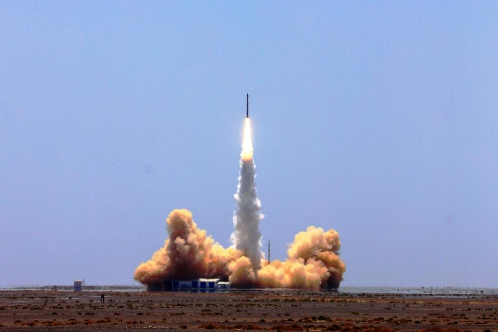 Roket Buatan Swasta Pertama Tiongkok Diluncurkan