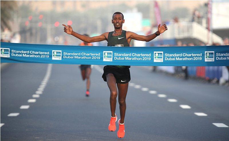 Molla dan Negasa Cetak Rekor Dunia di Dubai Marathon