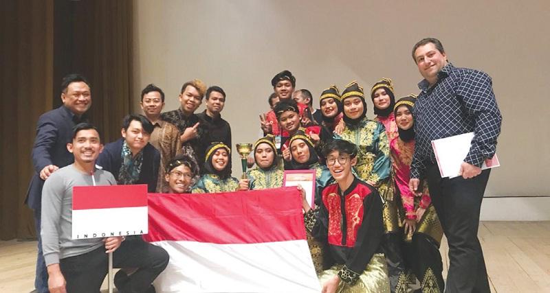 Tim Kesenian Indonesia Torehkan Prestasi pada International Folklore Festival di Russia