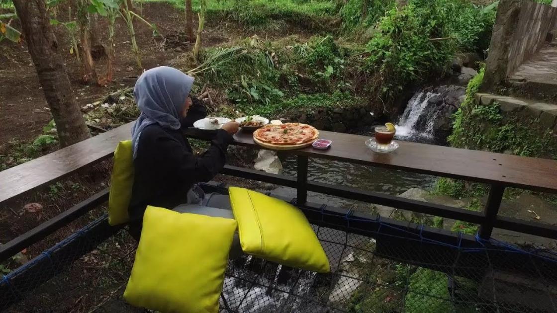 Pilih Piza Renyah atau Entok Gobyos?