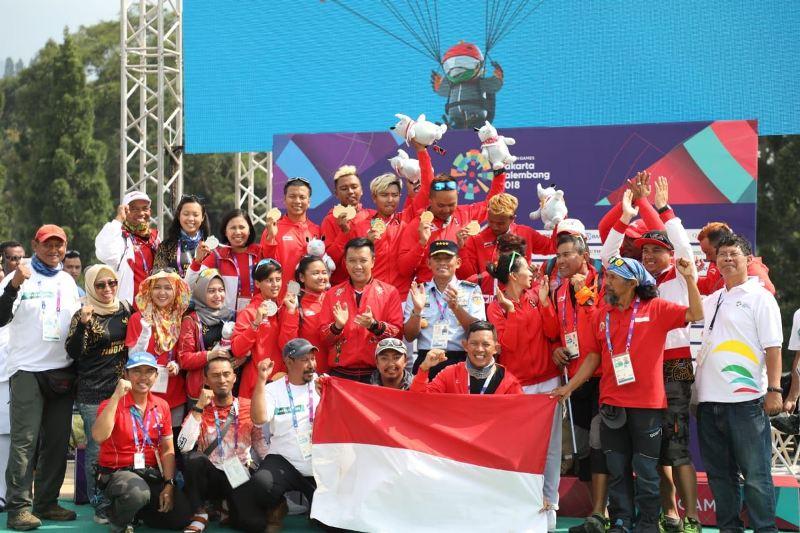 Tim Paralayang Indonesia Juara Dunia di Serbia