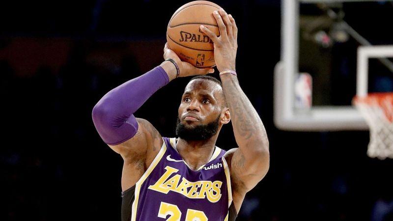 James Kembali, Lakers Taklukkan Clippers