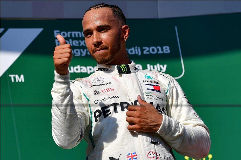 Hamilton Diminta Waspada