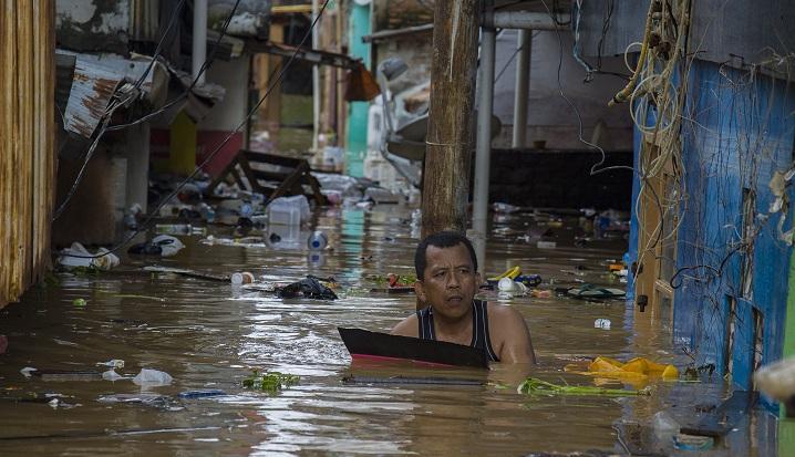 Tembus Banjir