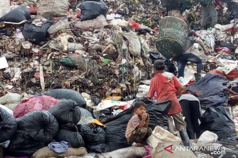 Sampah Jakarta Hari Pertama Ramadan Bertambah 864 Ton