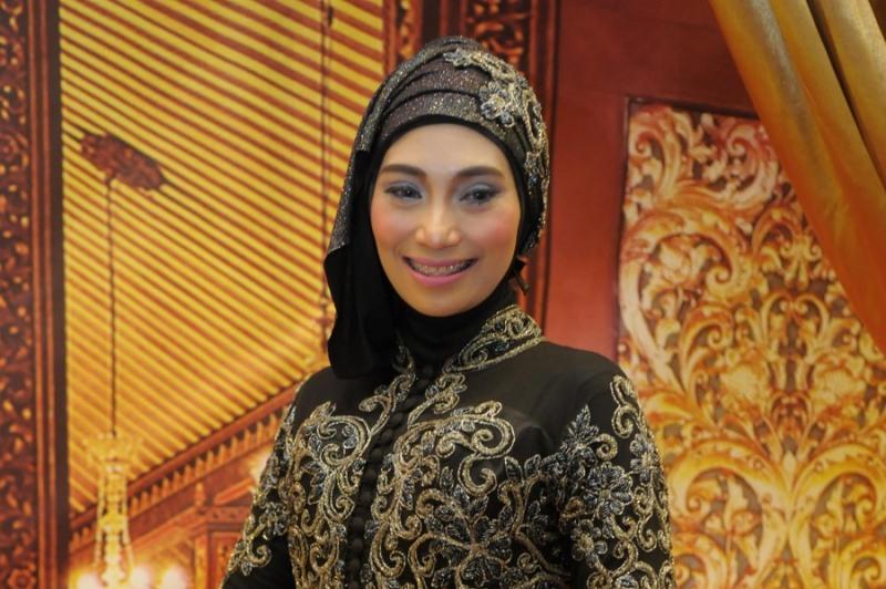 Inka Christie Bahagia Menikah di Usia 44 Tahun