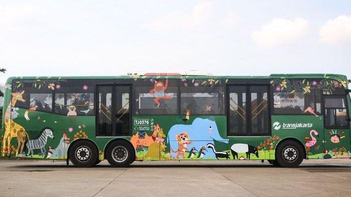 Bus Transjakarta Dihiasi Gambar Satwa