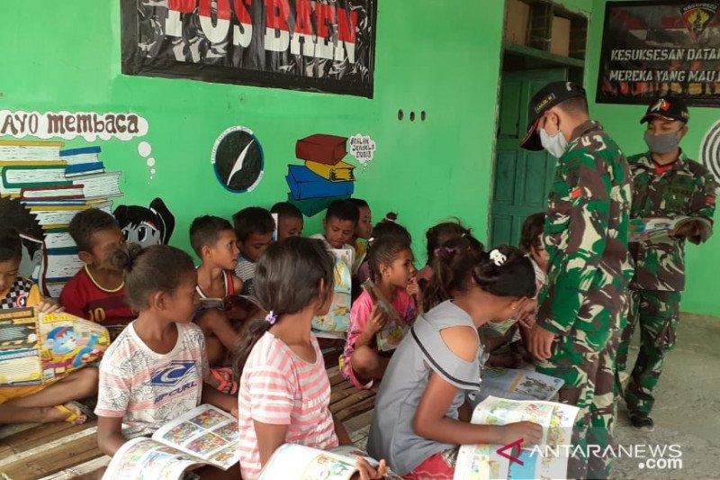 Satgas Yonarmed Bentuk Taman Baca untuk Anak-anak Perbatasan