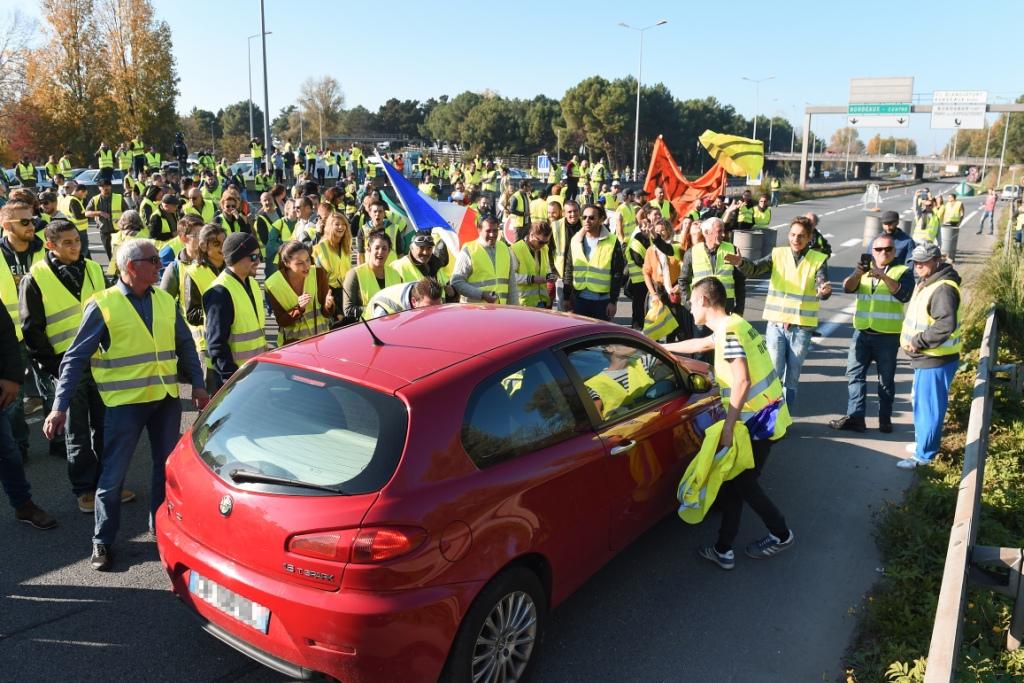 Ratusan Terluka dalam Protes Kenaikan BBM di Prancis
