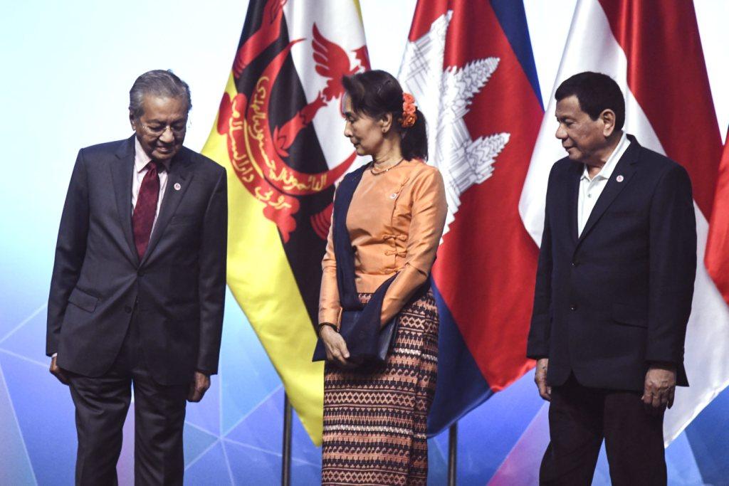 Amnesti Internasional Lucuti Penghargaan Suu Kyi