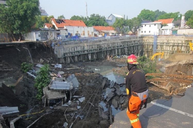 Jalan Raya Gubeng yang Ambles Selesai Diuruk