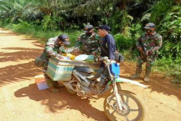 Pedagang Sayuran dan Es Lilin Diberhentikan Prajurit TNI, Ini yang Kemudian Terjadi