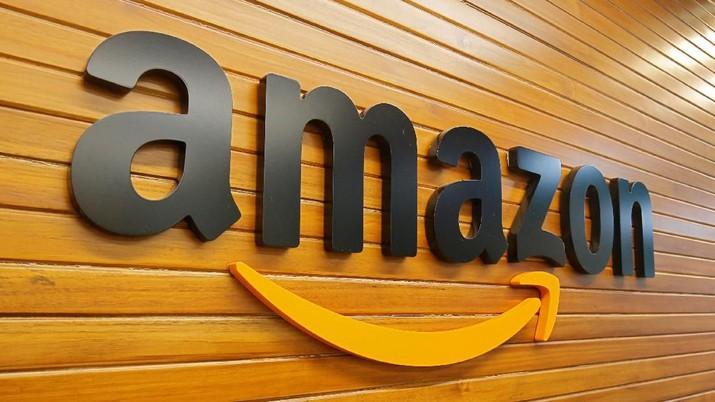 Pendapatan Amazon Naik 43%