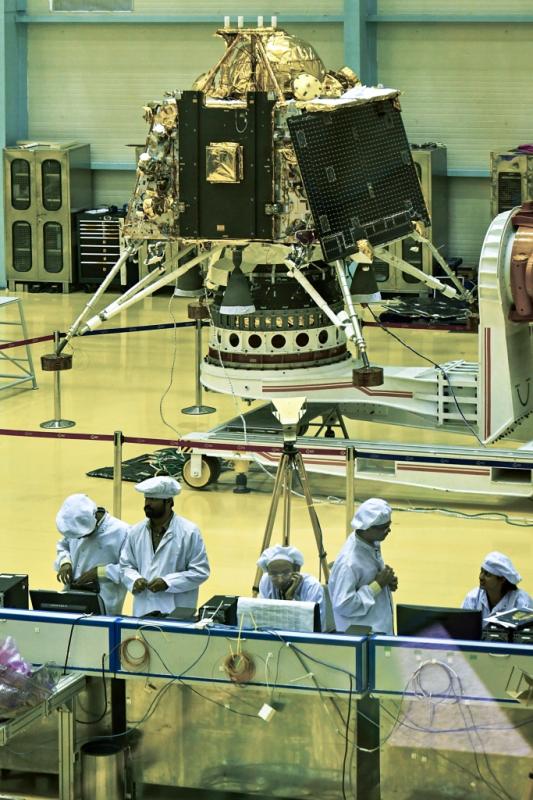 India Tunda Peluncuran Misi ke Bulan