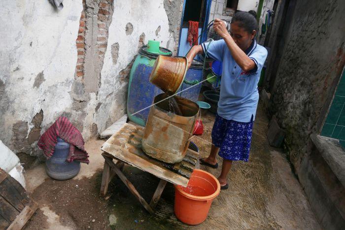 Air Bersih Langka, Pengeluaran Warga Penjaringan 'Bengkak'