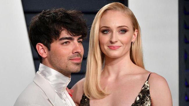 Joe Jonas dan Sophie Turner Sambut Kelahiran Anak Pertama