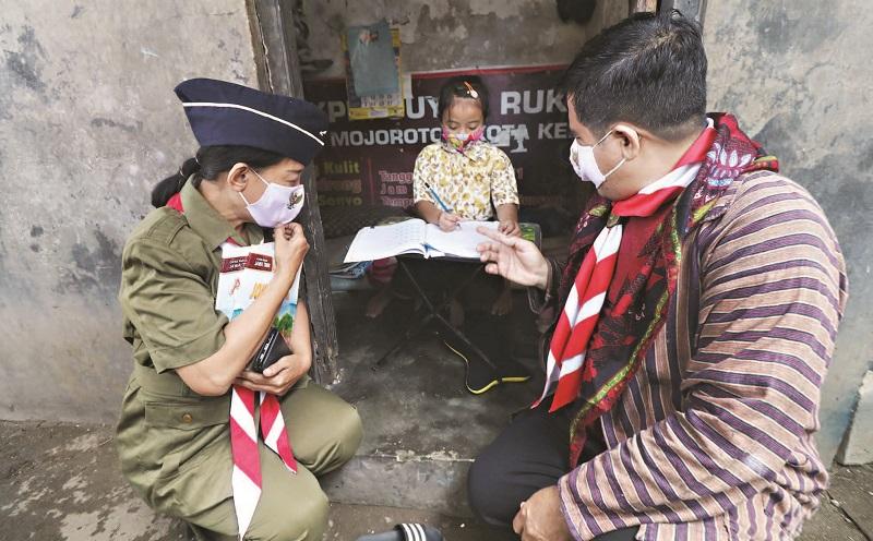 PERKENALKAN DIRI KE SISWA