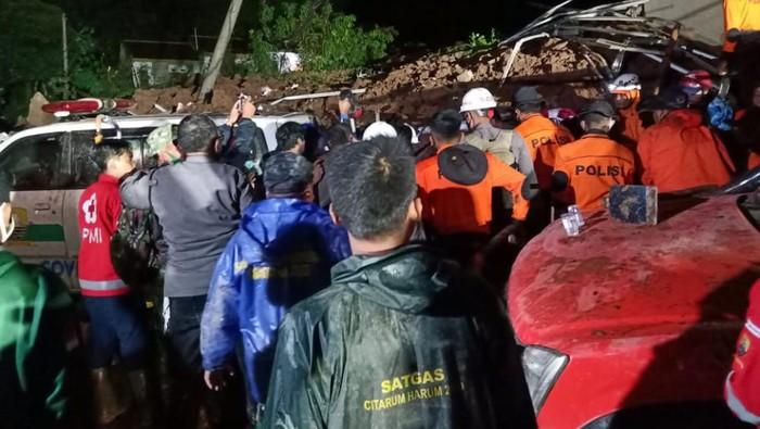 200 Lebih KK Diungsikan Guna Antisipasi Longsor Susulan di Sumedang