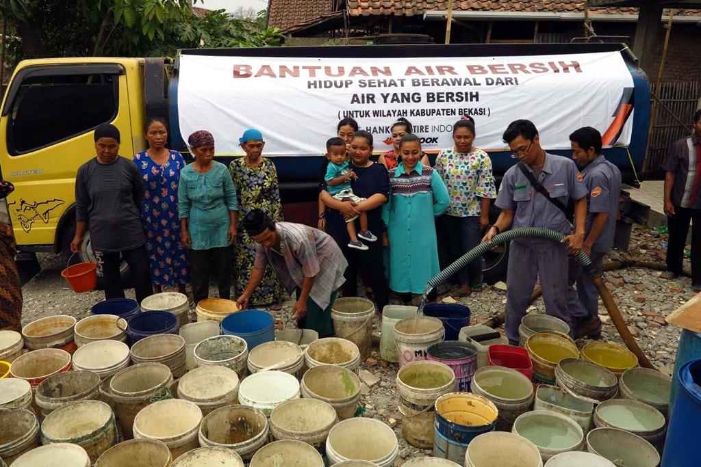 Hankook Tire Bagi-bagi Air Bersih