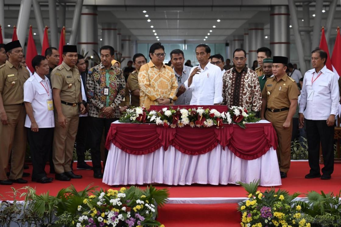 Resmikan Terminal Bandara