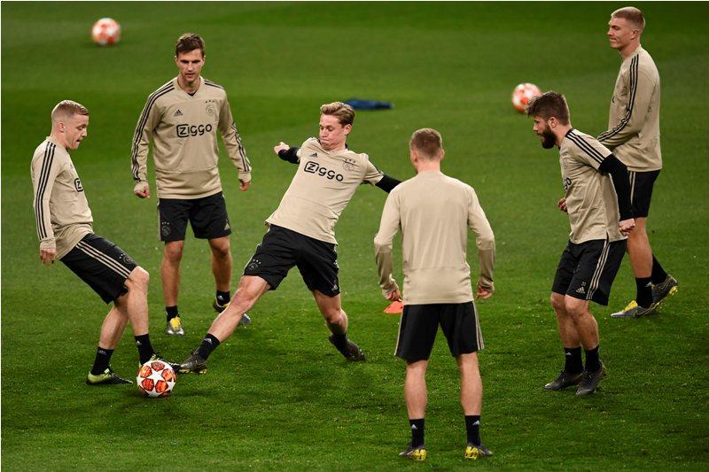 Ajax Terinspirasi Kemenangan di Bernabeu