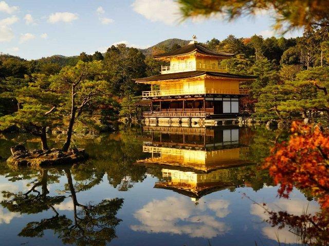 Kuil Berlapis Emas di Jepang