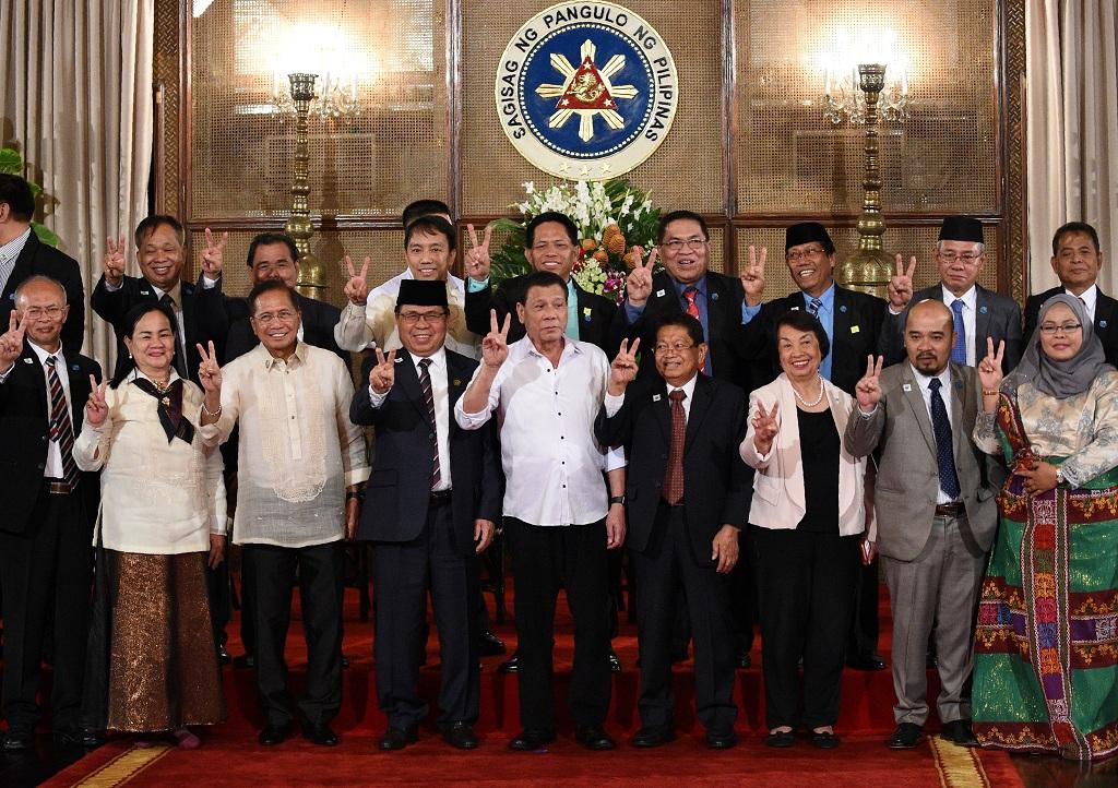 Duterte Siap Teken Otonomi Bangsamoro